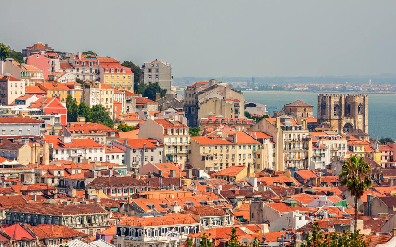 Lisbon---Overview---Cityscape-xlarge